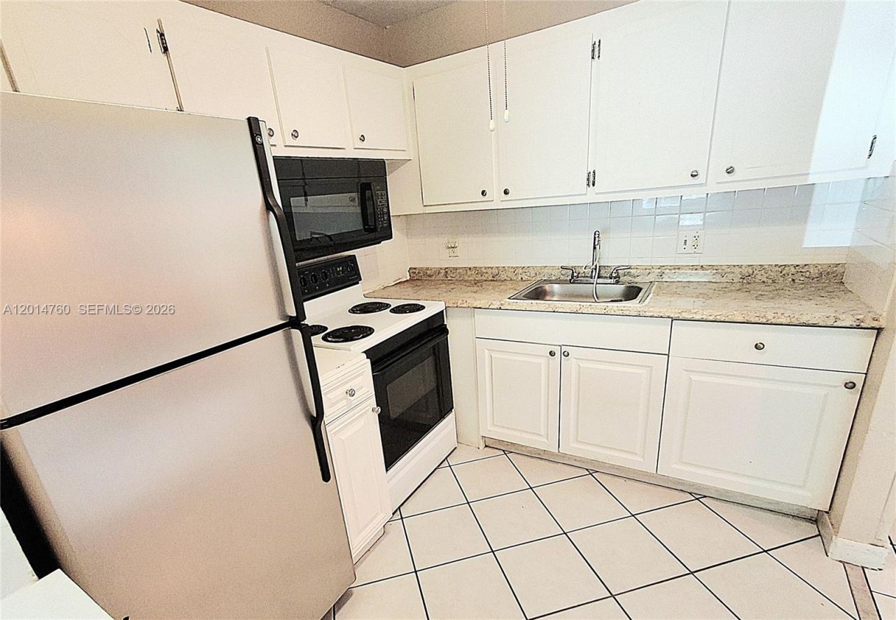 3000 Springdale Blvd, Unit V109, Palm Springs, FL 33461 Photo