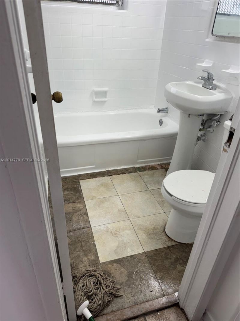 7300 Harding Ave , Unit 9, Miami Beach, FL 33141 Photo
