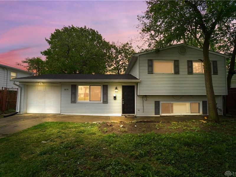 12150 Marwood Lane, Springdale, OH 45246 Photo 2