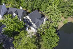 120 Evesham Drive photo 4