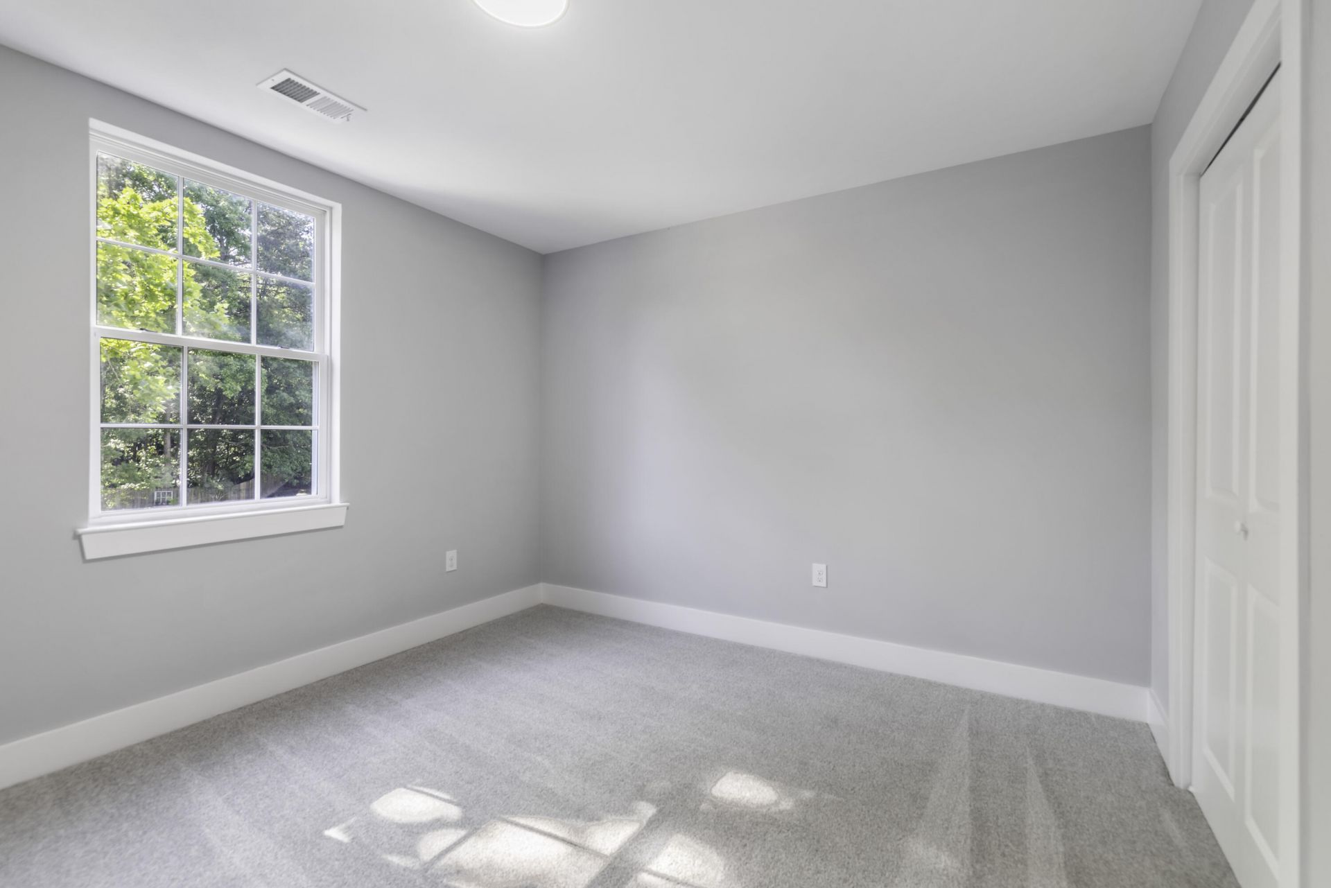 120 Evesham Drive Photo 44