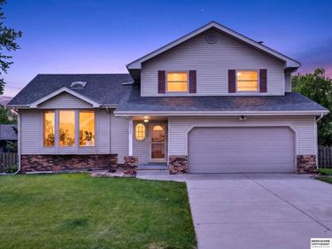 7022 Michelle Avenue, La Vista, NE 68128
