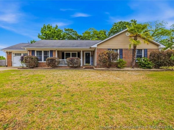 335 Woodberry Circle, Raeford, NC 28376