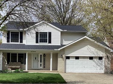 21384 Deerfield Drive, Woodhaven, MI 48183