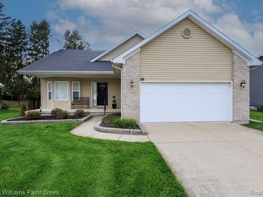 49 Melvin J Court, Oxford Vlg, MI 48371