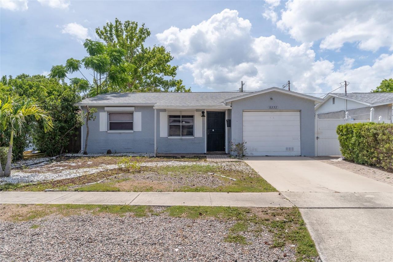 8232 43rd Way N, Pinellas Park, FL 33781 Main Photo