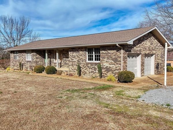 628 Tom White Rd , Big Sandy, TN 38221