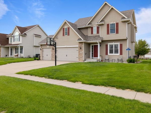 6250 NW 49th Street, Johnston, IA 50131