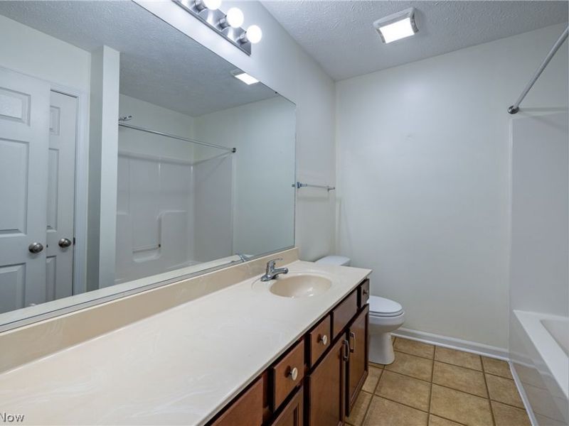 29089 Pembrooke Boulevard, Olmsted Township, OH 44138 Photo 15