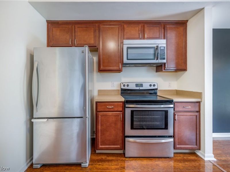 29089 Pembrooke Boulevard, Olmsted Township, OH 44138 Photo 9