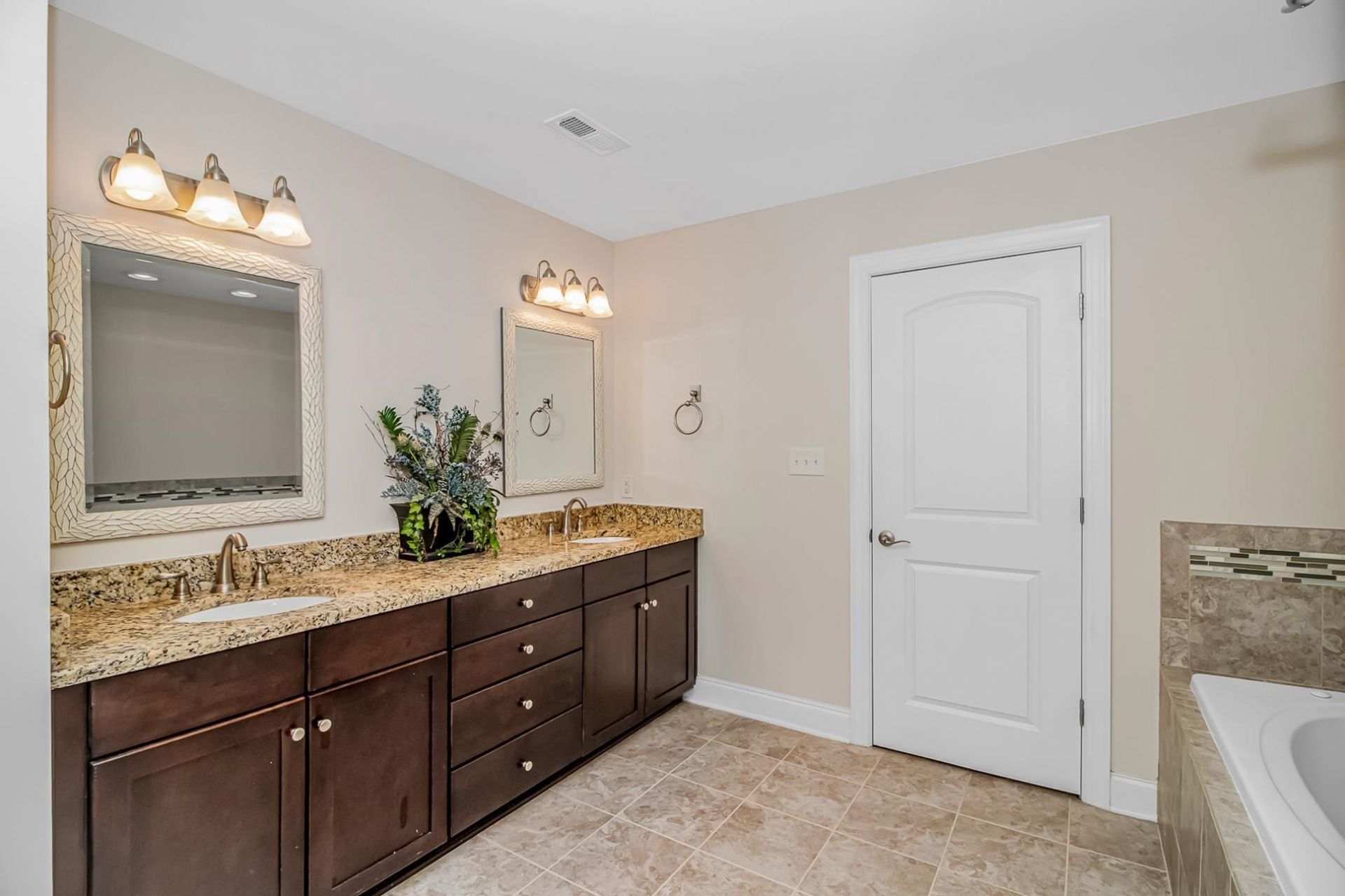 420 Saint Julian Ln. Photo 33