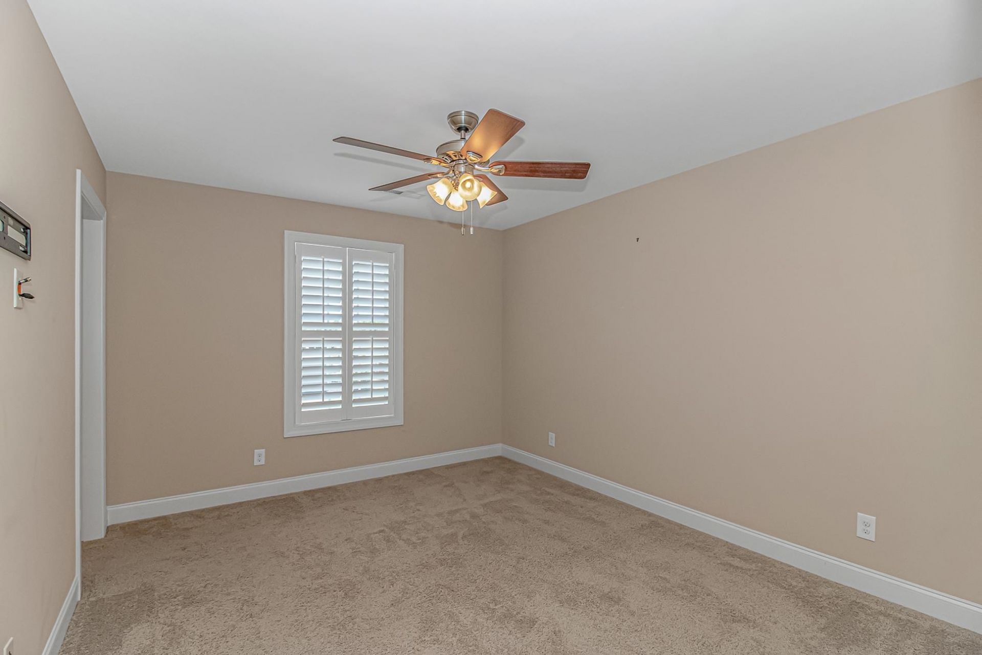 420 Saint Julian Ln. Photo 35