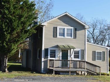 8593 HIGHLAND TPKE, MCDOWELL, VA 24458