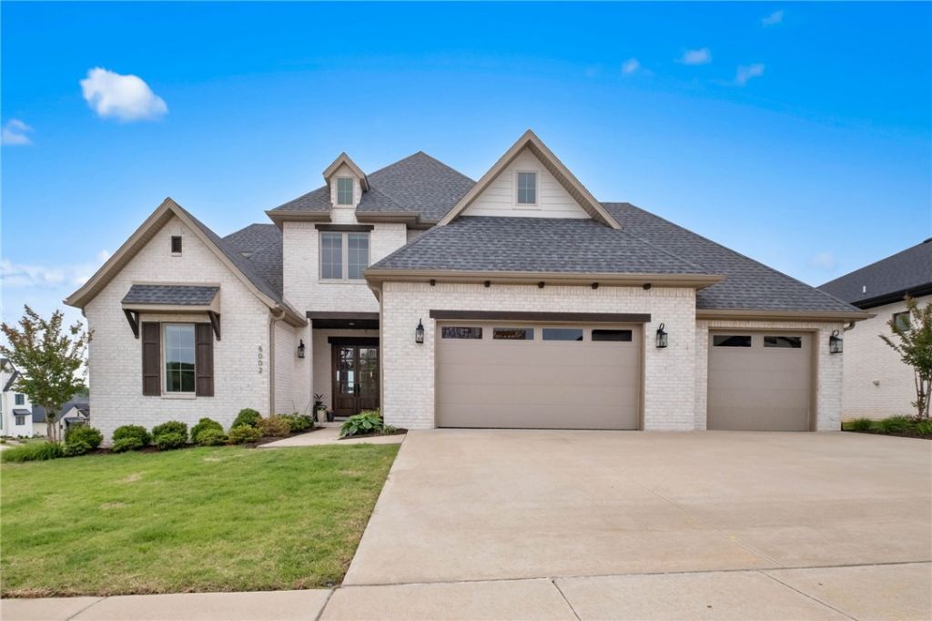 8002 W Dorchester Street, Rogers, AR 72758 Main Photo