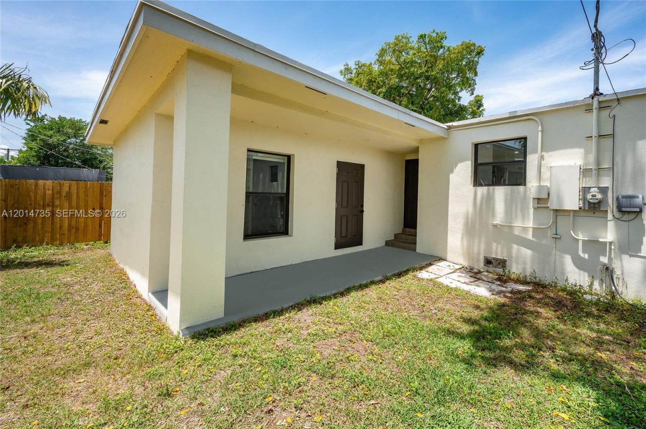 2106 Plunkett Ct , Hollywood, FL 33020 Photo