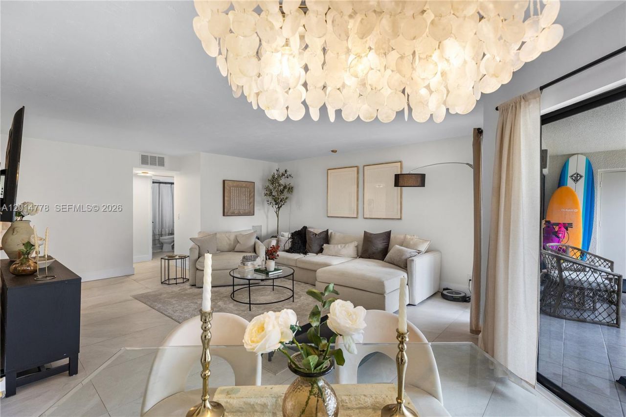 5850 Camino Del Sol , Unit 404, Boca Raton, FL 33433 Photo
