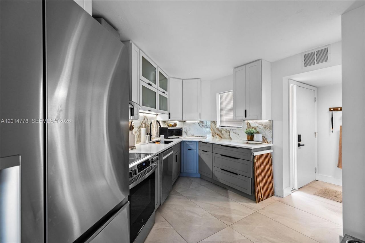 5850 Camino Del Sol , Unit 404, Boca Raton, FL 33433 Photo