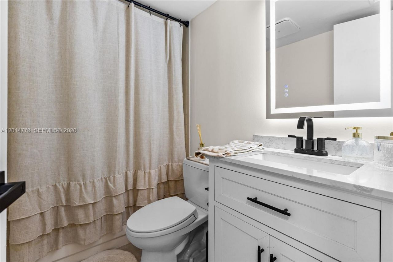 5850 Camino Del Sol , Unit 404, Boca Raton, FL 33433 Photo