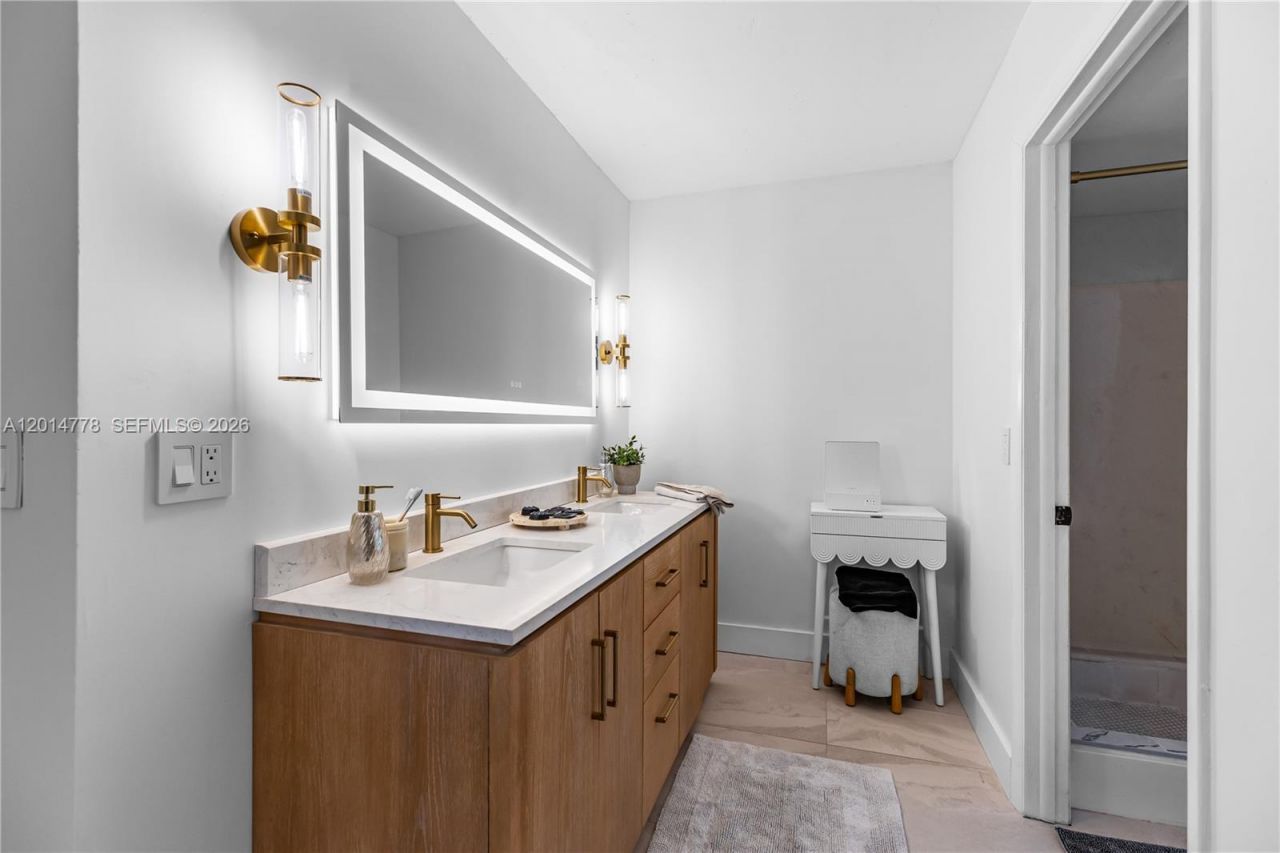 5850 Camino Del Sol , Unit 404, Boca Raton, FL 33433 Photo