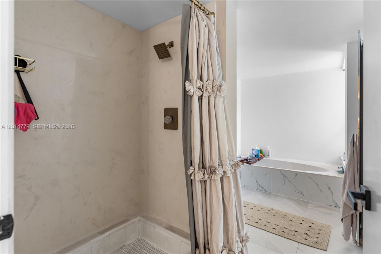 5850 Camino Del Sol , Unit 404, Boca Raton, FL 33433 Photo