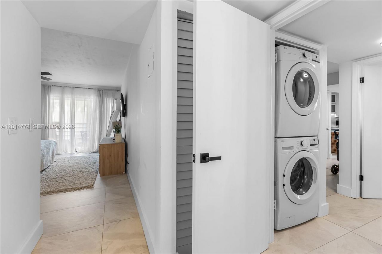 5850 Camino Del Sol , Unit 404, Boca Raton, FL 33433 Photo