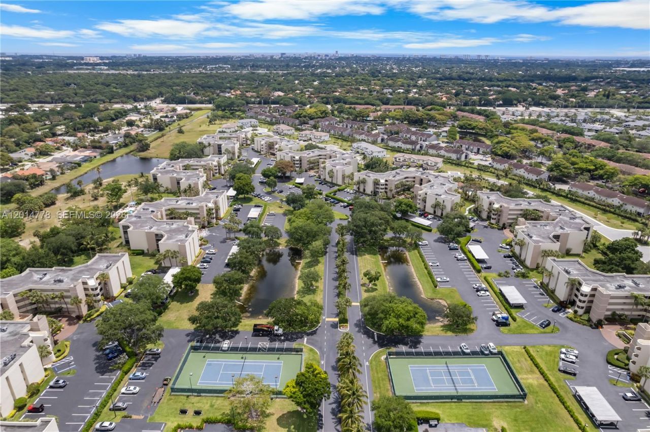 5850 Camino Del Sol , Unit 404, Boca Raton, FL 33433 Photo