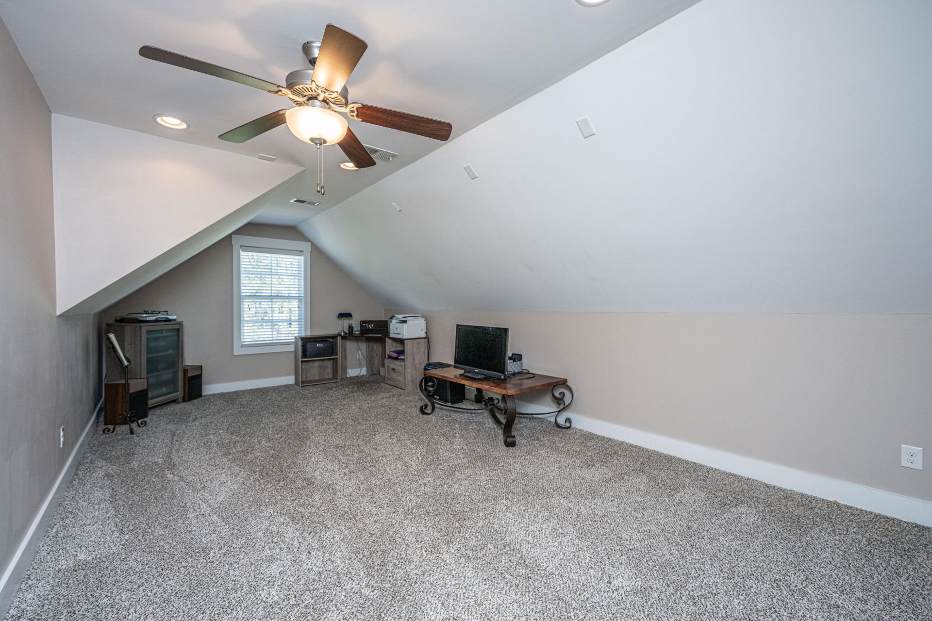 414 Hamlet Circle Photo 37