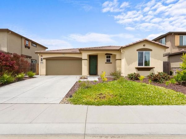 714 Burgundy Street, Vacaville, CA 95687