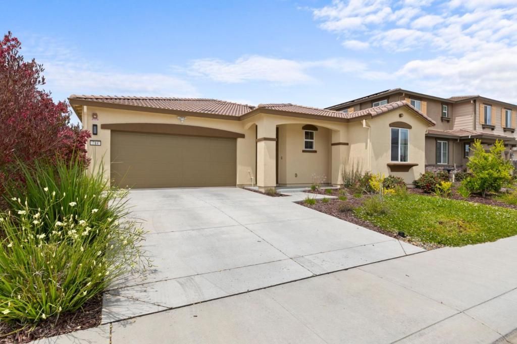 714 Burgundy Street, Vacaville, CA 95687 Main Photo