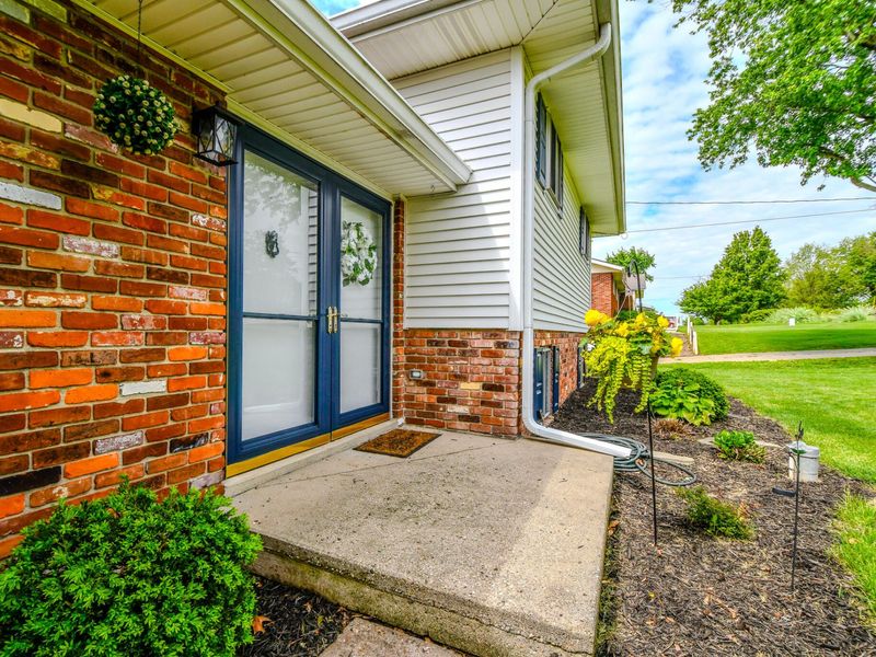 10833 Kendig Road, New Carlisle, OH 45344 Photo 5