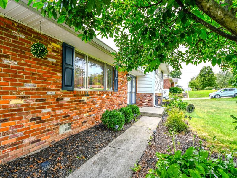 10833 Kendig Road, New Carlisle, OH 45344 Photo 7