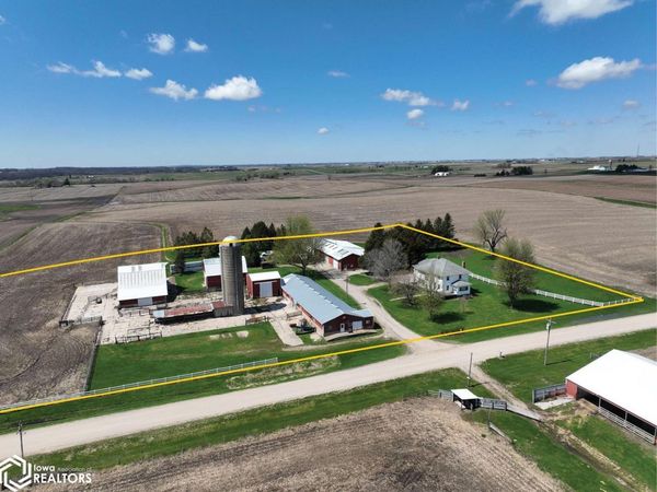5718 Quality Ridge, Coggon, IA 52218