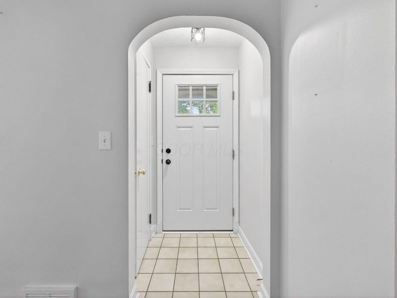 136 Parkview Avenue, Westerville, OH 43081 Photo 3