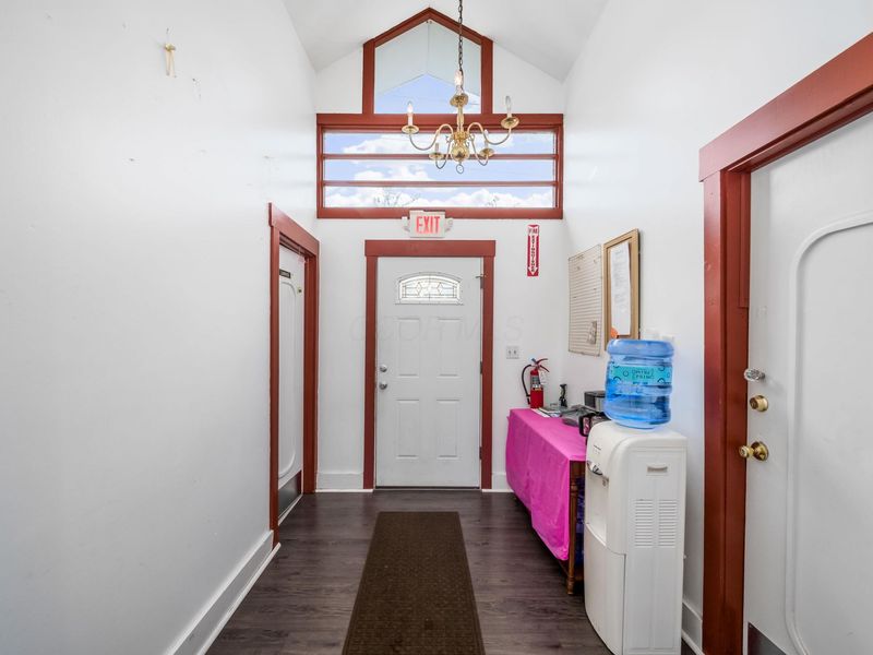 377 Mix Avenue , Columbus, OH 43228 Photo 8