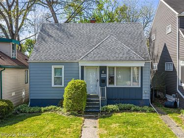 450 E MAPLEHURST Street, Ferndale, MI 48220