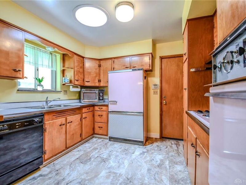 1404 Pinecrest Drive, Dayton, OH 45414 Photo 13