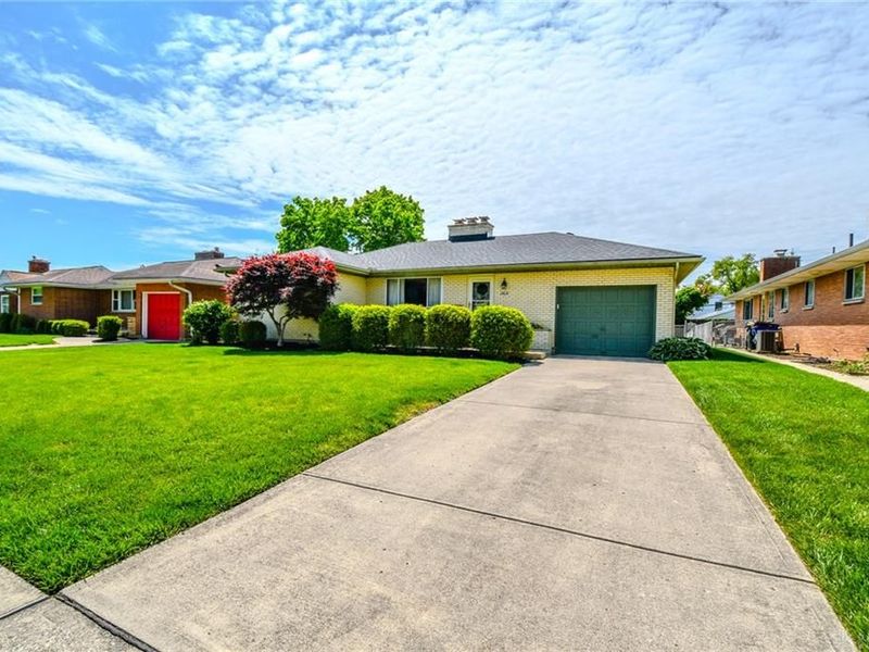 1404 Pinecrest Drive, Dayton, OH 45414 Photo 2