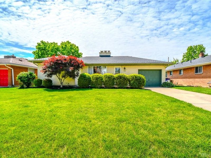 1404 Pinecrest Drive, Dayton, OH 45414 Photo 3