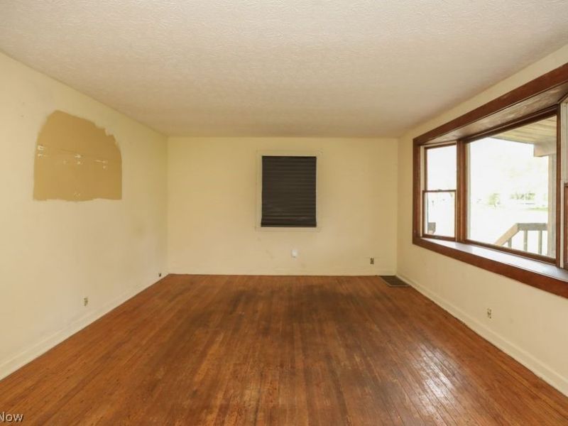 6425 Wall Street, Ravenna, OH 44266 Photo 12