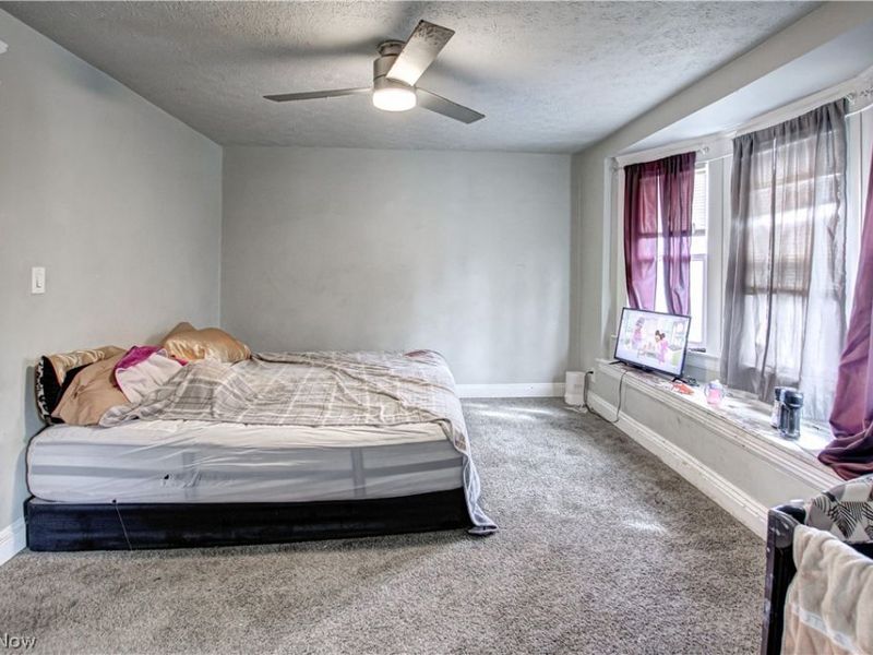 672 E 109th Street, Cleveland, OH 44108 Photo 19