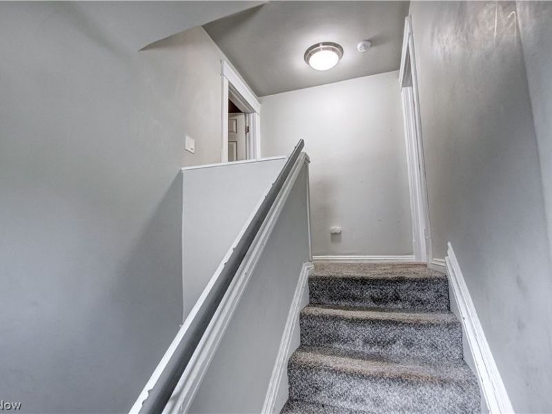 672 E 109th Street, Cleveland, OH 44108 Photo 27