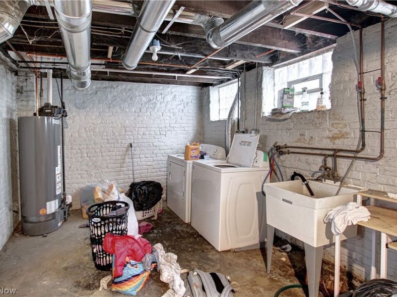 672 E 109th Street, Cleveland, OH 44108 Photo 37