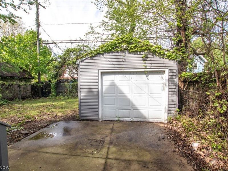672 E 109th Street, Cleveland, OH 44108 Photo 48