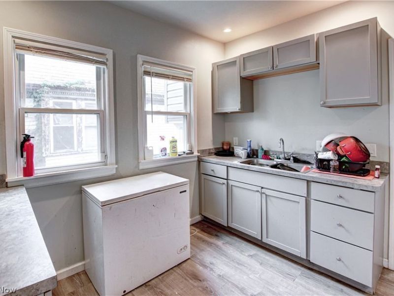 672 E 109th Street, Cleveland, OH 44108 Photo 7