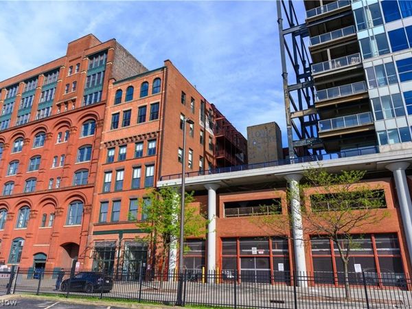 635 W Lakeside Avenue , Cleveland, OH 44113