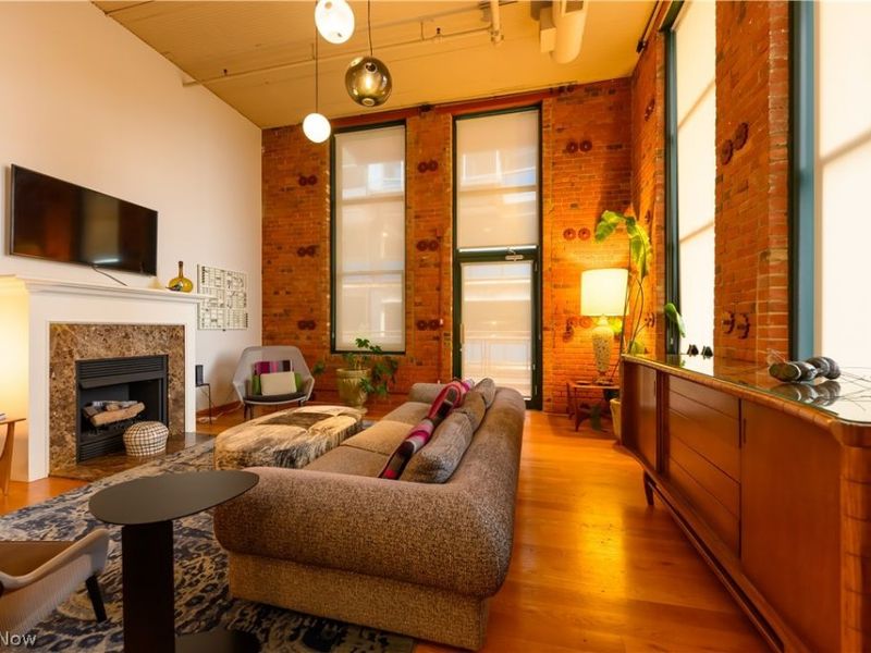 635 W Lakeside Avenue, Cleveland, OH 44113 Photo 9