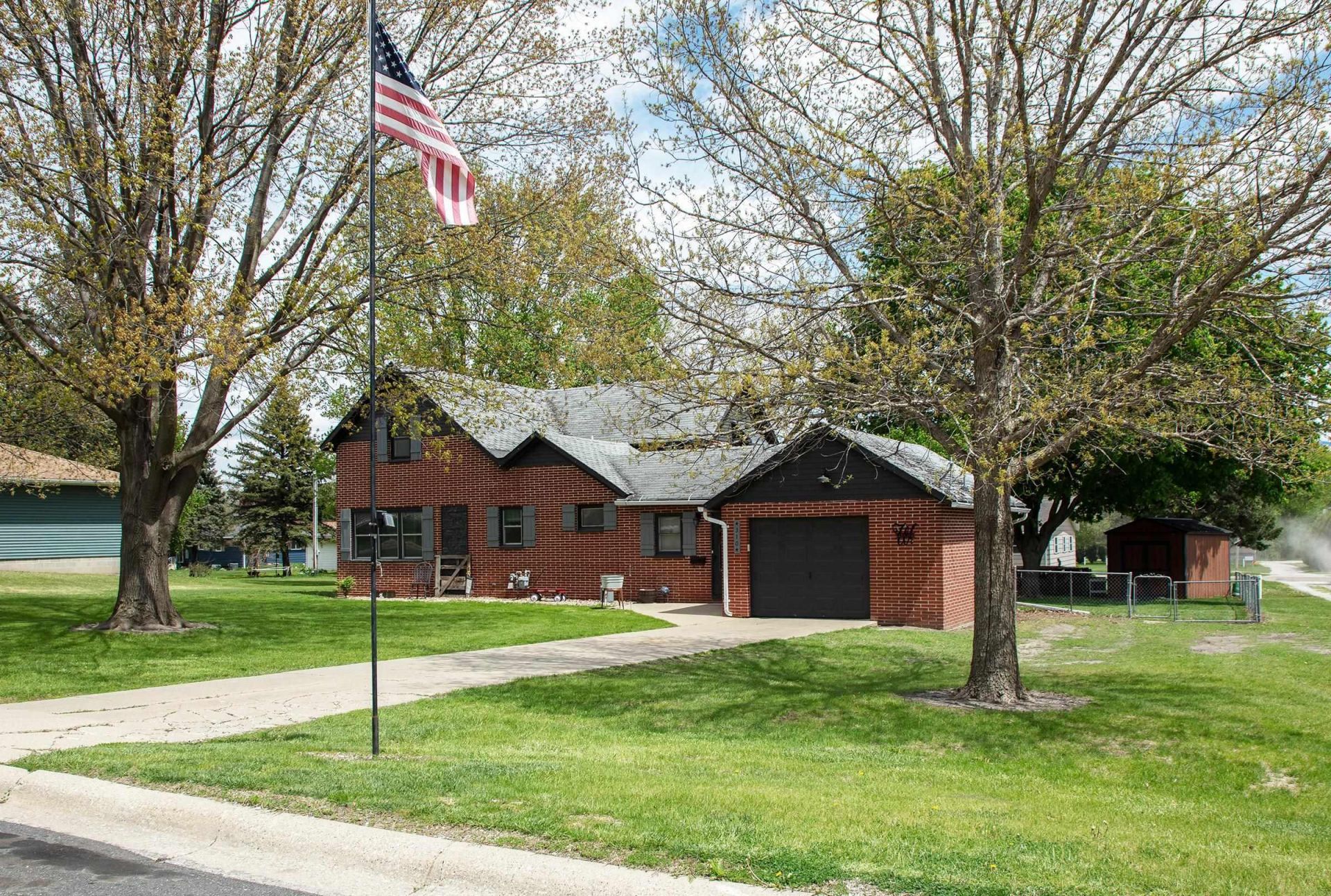 310 N Maple Street, Sumner, IA 50674 Main Photo