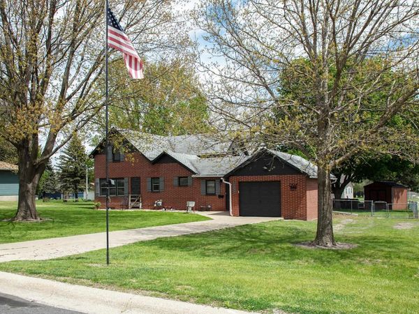 310 N Maple Street, Sumner, IA 50674