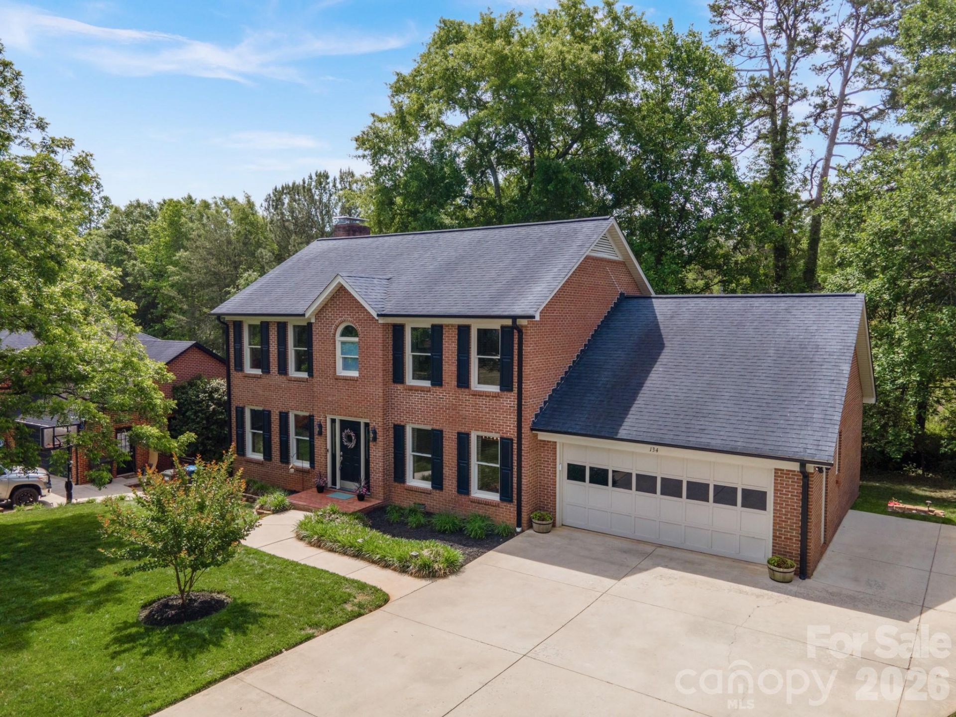 134 31st Avenue Court Ne, Hickory, NC 28601 Main Photo
