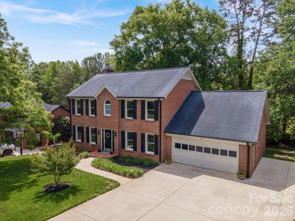 134 31st Avenue Court NE, Hickory, NC 28601